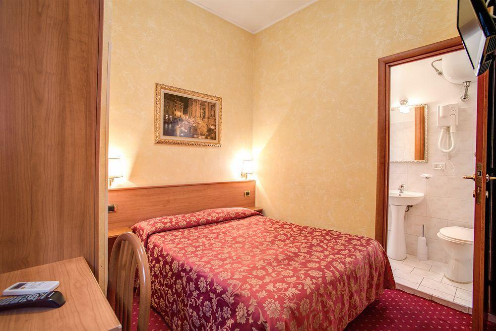 Monti Guest House - Affittacamere روما المظهر الخارجي الصورة