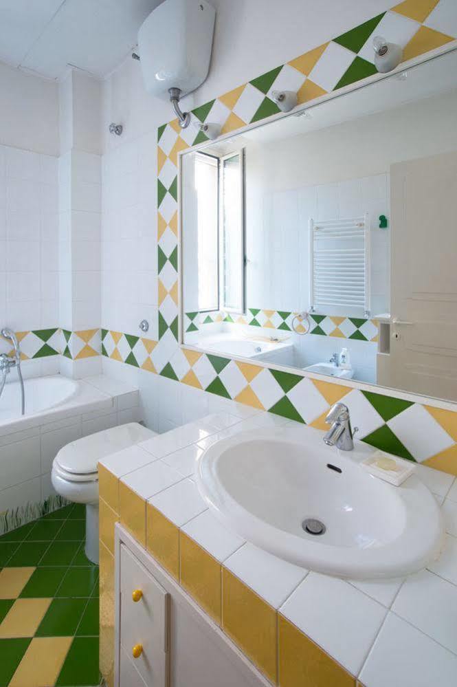Monti Guest House - Affittacamere روما المظهر الخارجي الصورة