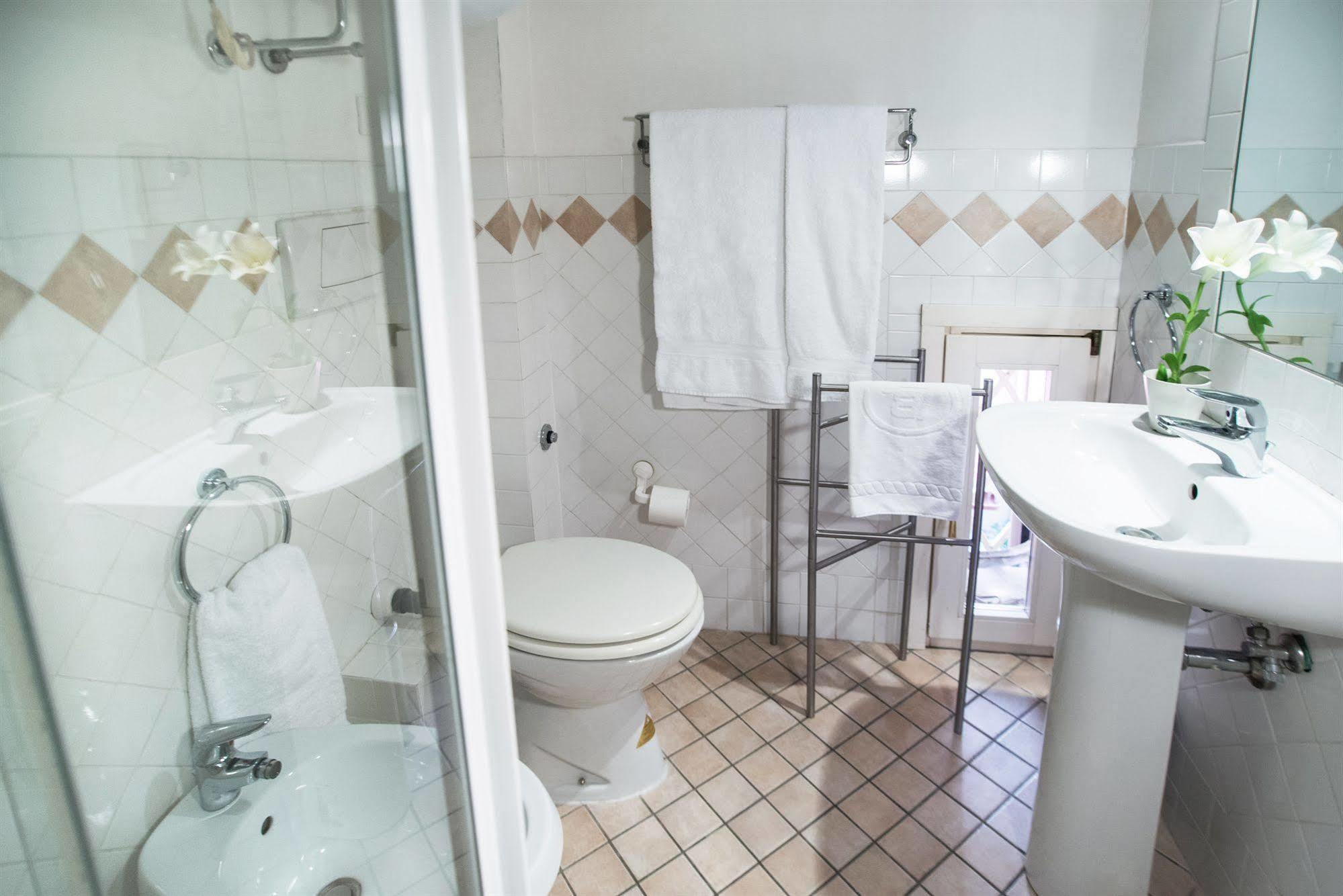 Monti Guest House - Affittacamere روما المظهر الخارجي الصورة
