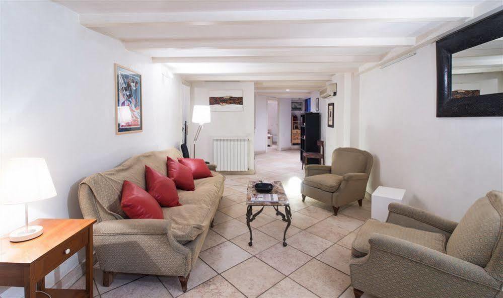 Monti Guest House - Affittacamere روما المظهر الخارجي الصورة